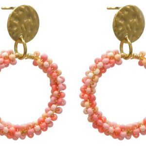 Oorbellen goud/licht roze kralen