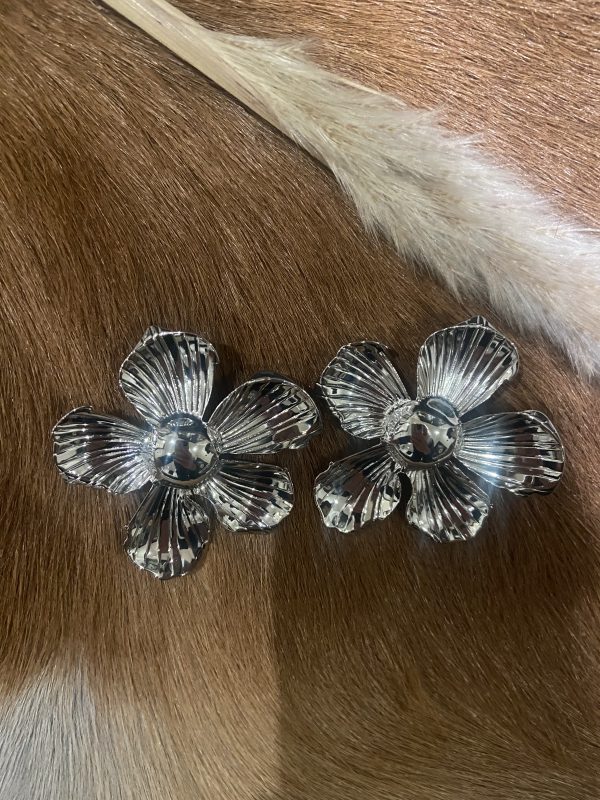 Oorbellen bloem zilver
